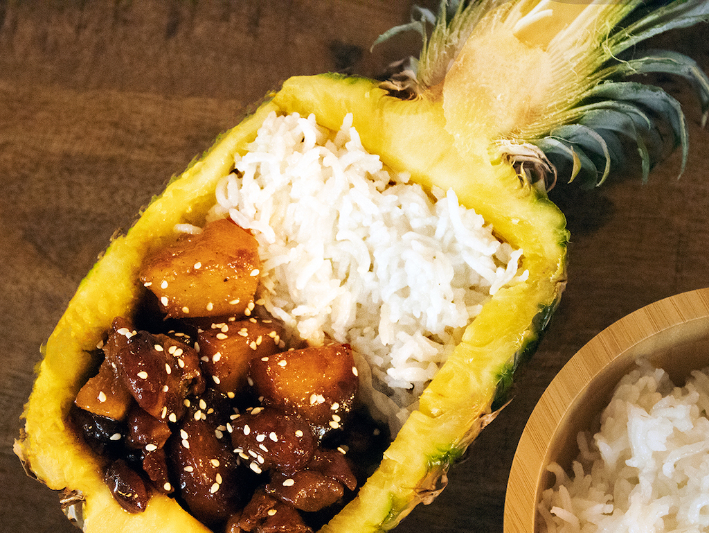 Sticky Kip met Ananas